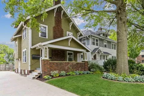 728 E College St, Iowa City, IA 52240