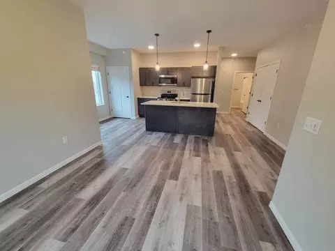 387 Chippewa Mall Dr, Chippewa Falls, WI 54729
