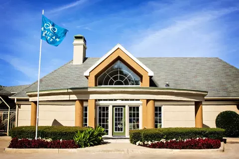 8542 Spring Valley Rd, Dallas, TX 75240
