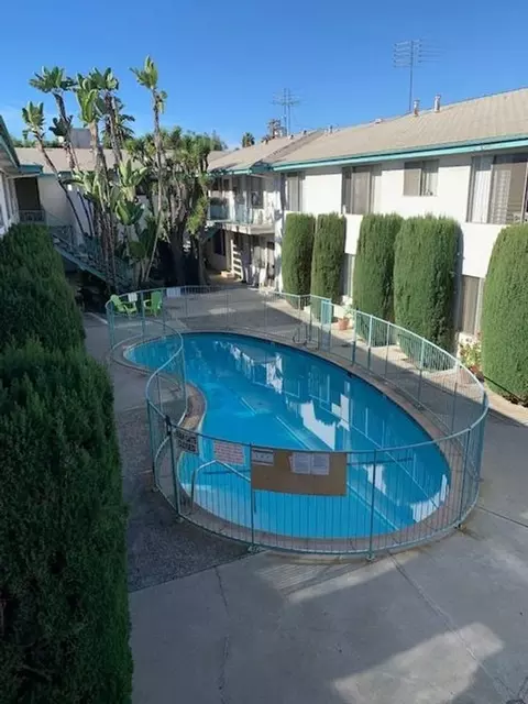 3747 Clarington Ave, Los Angeles, CA 90034