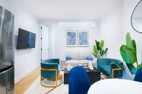 200 E 11th St, New York, NY 10003