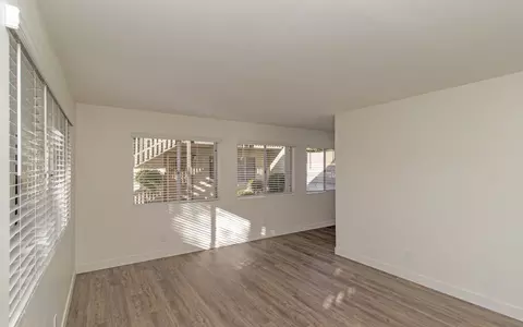 250 W San Marcos Blvd, San Marcos, CA 92069