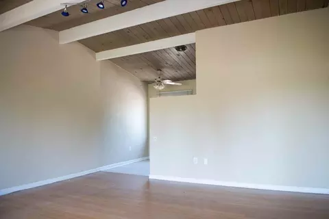 121 W Arrellaga St, Santa Barbara, CA 93101 photo 2
