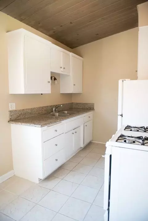 121 W Arrellaga St, Santa Barbara, CA 93101 photo 4