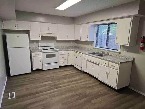 3905 N Franklin St, Muncie, IN 47303