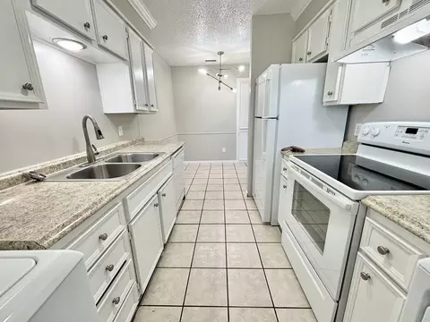 5202 Kenosha Ave, Lubbock, TX 79413 photo 2