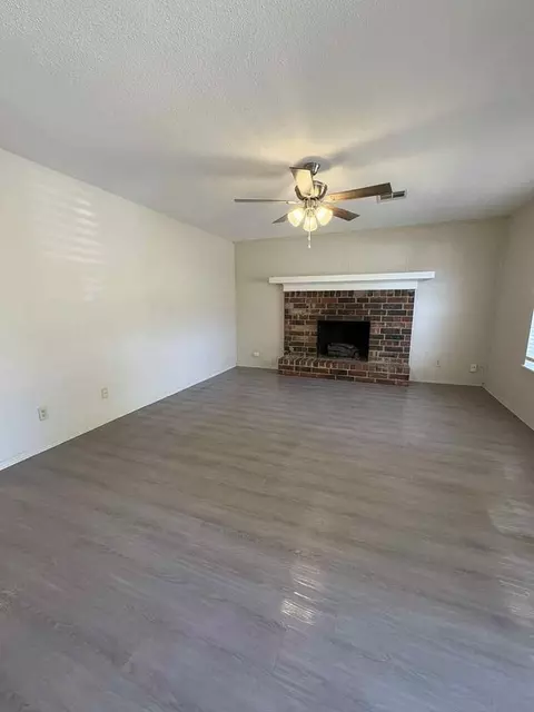3220 E 47th St, Tulsa, OK 74105