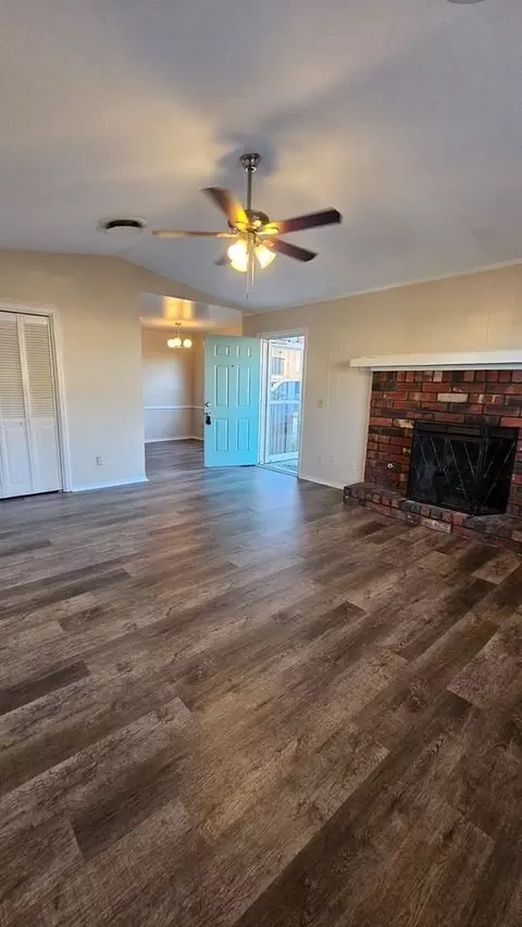 3220 E 47th St, Tulsa, OK 74105 photo 2
