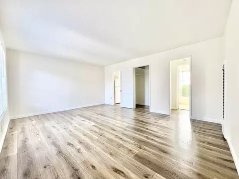 1061 E Broadway, Long Beach, CA 90802