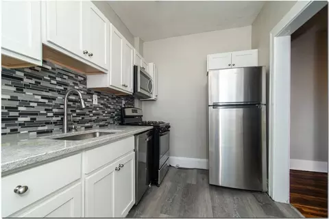 17001 Madison Ave, Lakewood, OH 44107