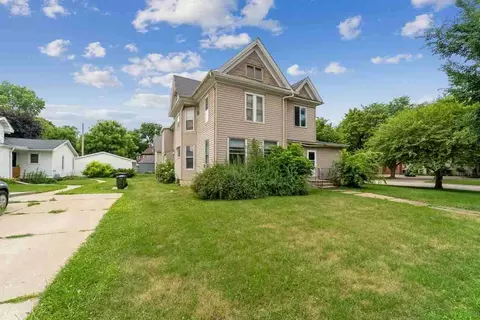 1103 Main St, Cedar Falls, IA 50613 photo 2