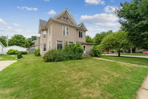 1103 Main St, Cedar Falls, IA 50613