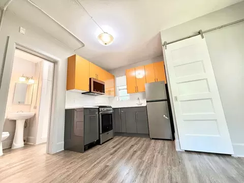 814 Columbia St, Seattle, WA 98104