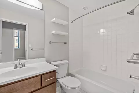 250 6th St E, Saint Paul, MN 55101 photo 9