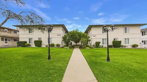 941 W Huntington Dr, Arcadia, CA 91007 photo 2
