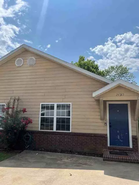 N Brophy Cir, Fayetteville, AR 72703