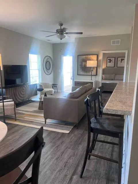 Lynnwood Way, Bowling Green, KY 42104