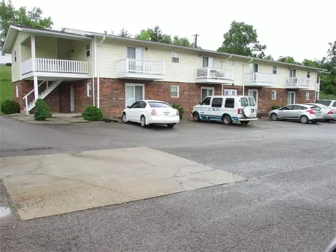1190 Lois Ln, Radcliff, KY 40160