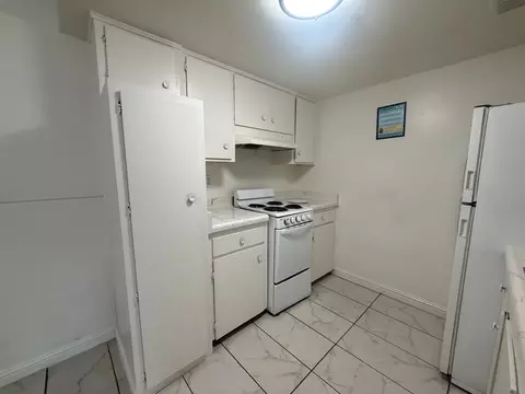 3811 Hazelwood St, Las Vegas, NV 89119
