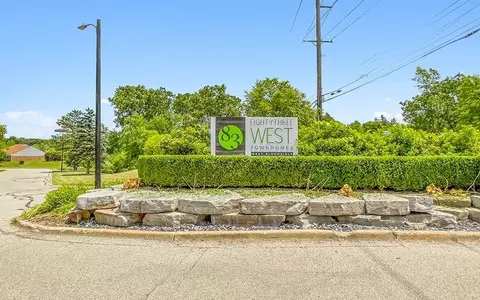 6423 Silverbrook W, West Bloomfield, MI 48322 photo 32