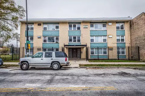 410 E 107th St, Chicago, IL 60628 photo 2
