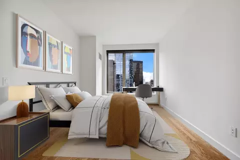 8 Spruce St, New York, NY 10038