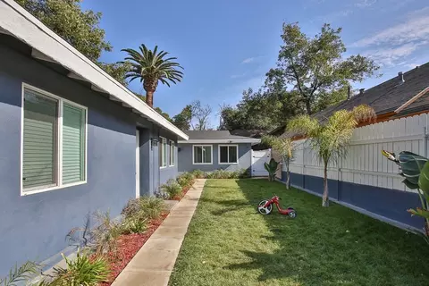 922 N Summit Ave, Pasadena, CA 91103