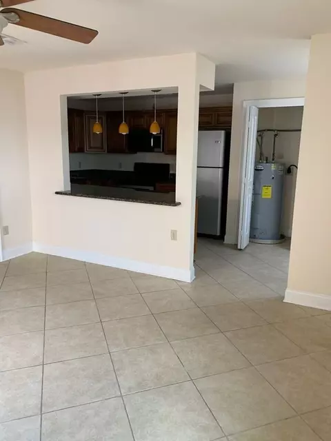4020 Hessmer Ave, Metairie, LA 70002