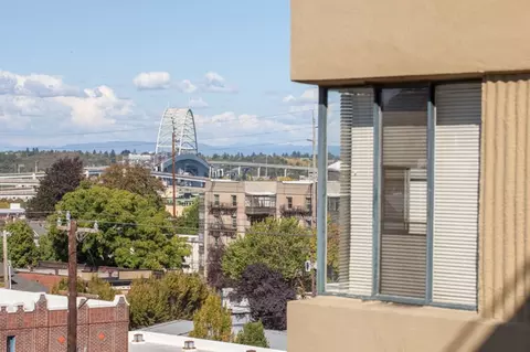 2199 NW Everett St, Portland, OR 97210