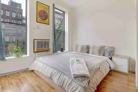 76 E 1st St, New York, NY 10009