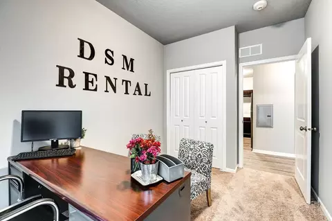 2314 E Porter Ave, Des Moines, IA 50320