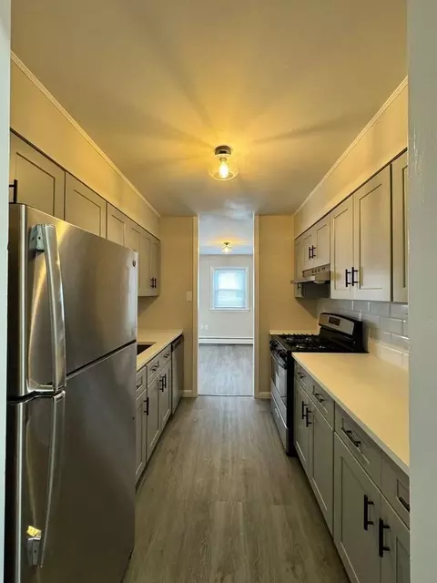 490 Sherwood Pl, Stratford, CT 06615