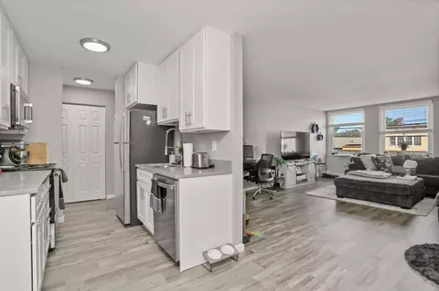 490 Sherwood Pl, Stratford, CT 06615