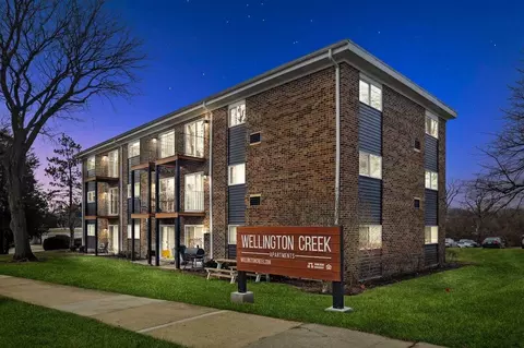 2940 Wellington Ave, Lisle, IL 60532