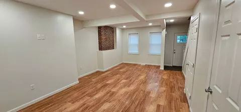 32 Mulsey St, Manchester, NH 03101