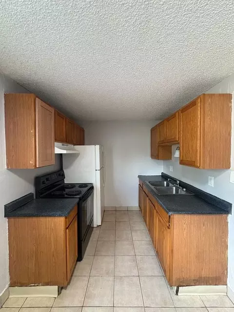 9504 E 17th Ave, Aurora, CO 80010