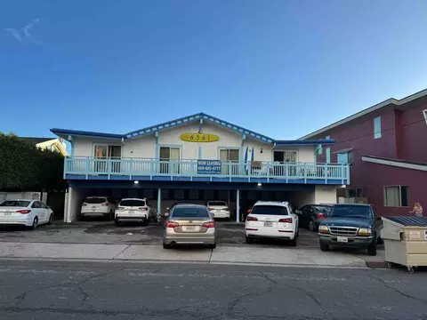 6561 Del Playa Dr, Isla Vista, CA 93117