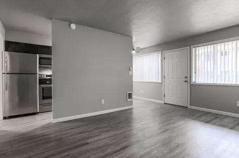295 3rd St, Lake Oswego, OR 97034
