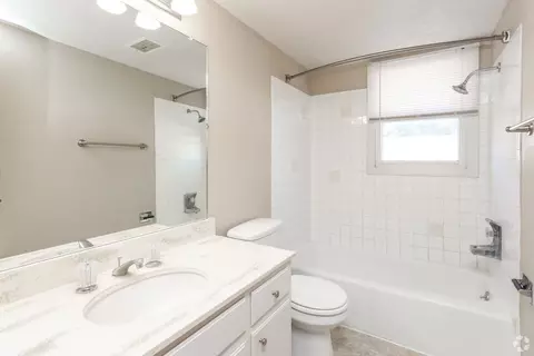 11766 Wakeley Plz, Omaha, NE 68154