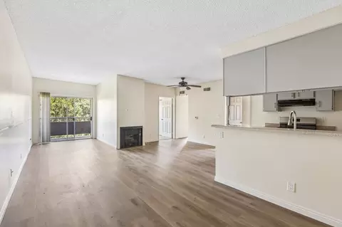 8541 Foothill Blvd, Sunland, CA 91040