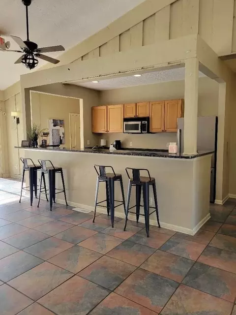 2565 Riverside Dr, Columbus, OH 43221 photo 14