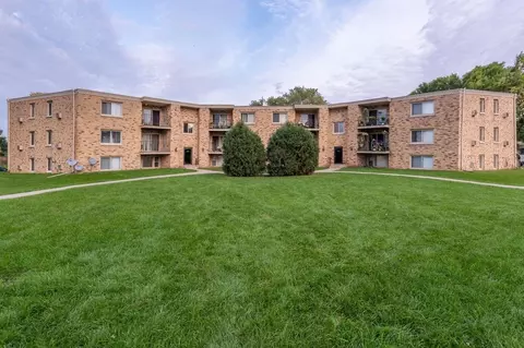 1075 Waterloo Ave, West Saint Paul, MN 55118