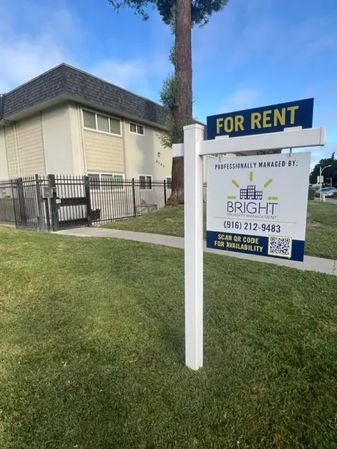 6140 Gloria Dr, Sacramento, CA 95831