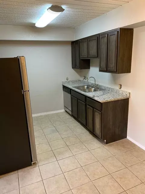 7625 E 21st St, Tulsa, OK 74129