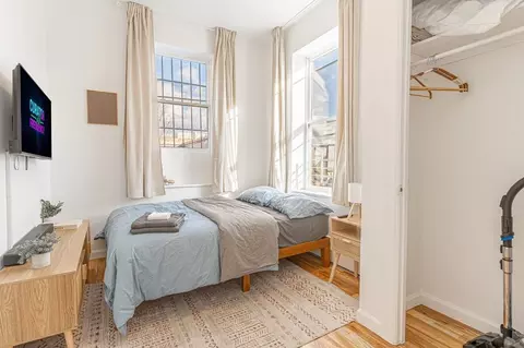 200 E 11th St, New York, NY 10003