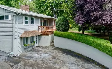 9938 SW Terwilliger Blvd, Portland, OR 97219