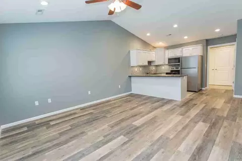 100 Bogad St, Saint Robert, MO 65584
