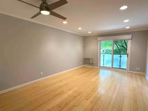 2685 California St, Mountain View, CA 94040