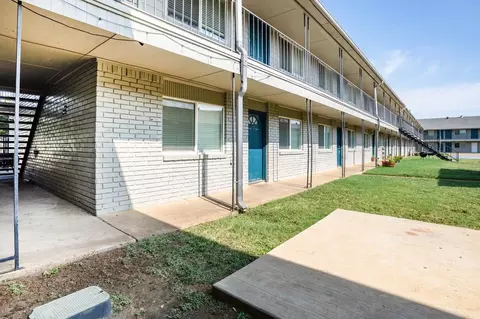 1215 N Cooper St, Arlington, TX 76011 photo 17