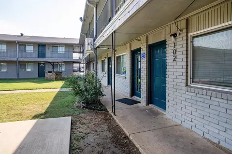 1215 N Cooper St, Arlington, TX 76011 photo 36